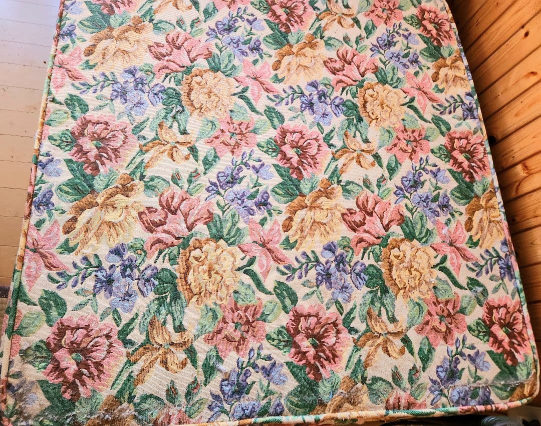 リクライニング付き　シングルベッド