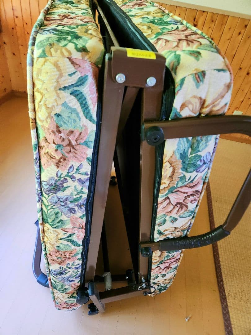 リクライニング付き　シングルベッド