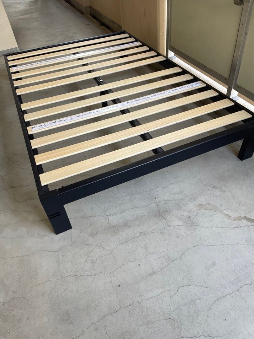 【引取限定】ジヌス　ZINUS セミダブルベッドフレーム　葛飾区