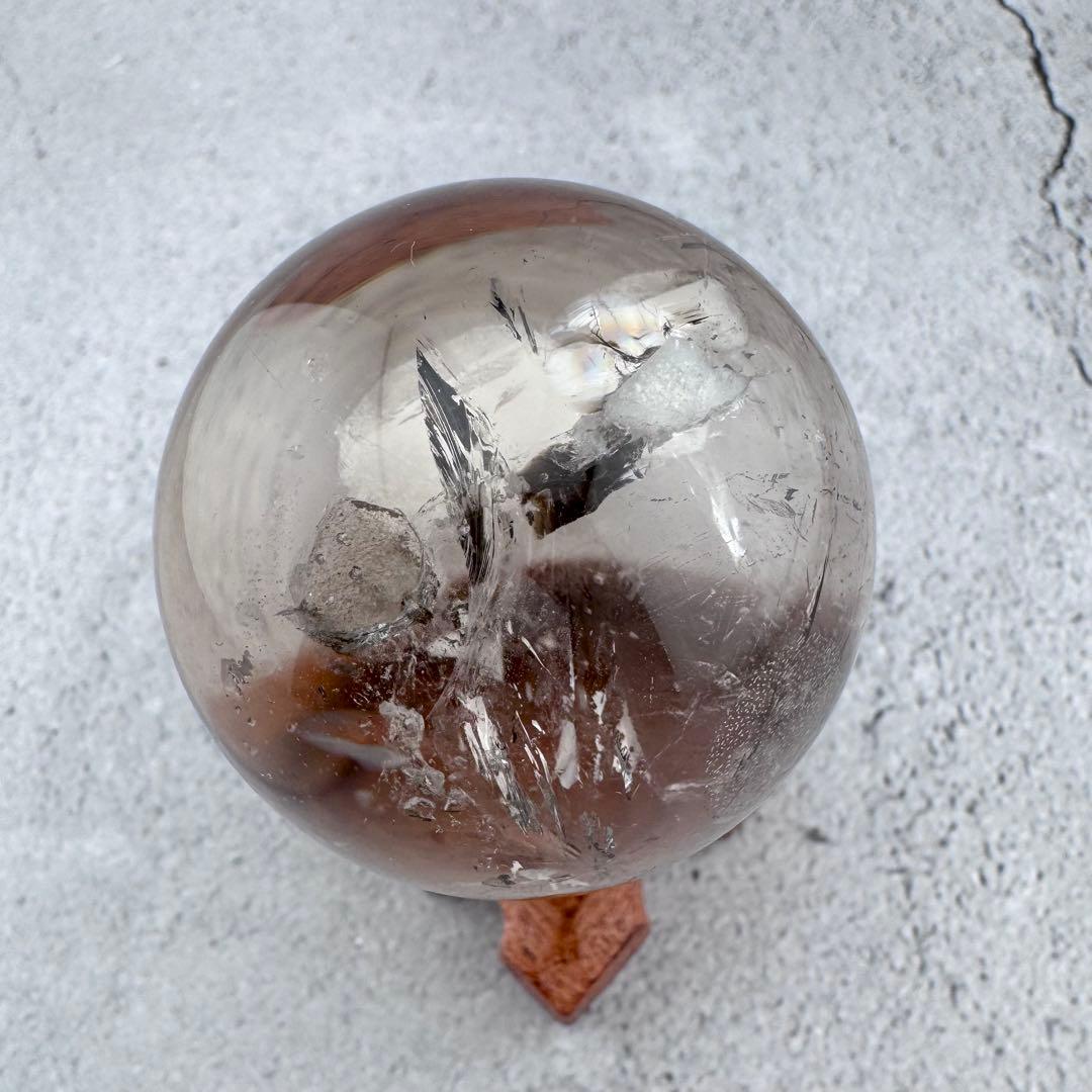 M-40カルサイトイン 淡色スモーキークォーツ 丸玉 スフィア 天然石 景観系