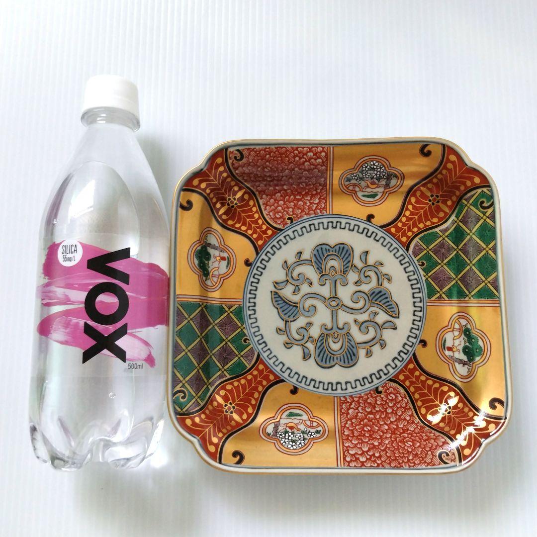 波佐見焼 林九郎窯 林九郎 古伊万里 金襴手 金彩 色絵 赤絵 間取 角皿 牡丹