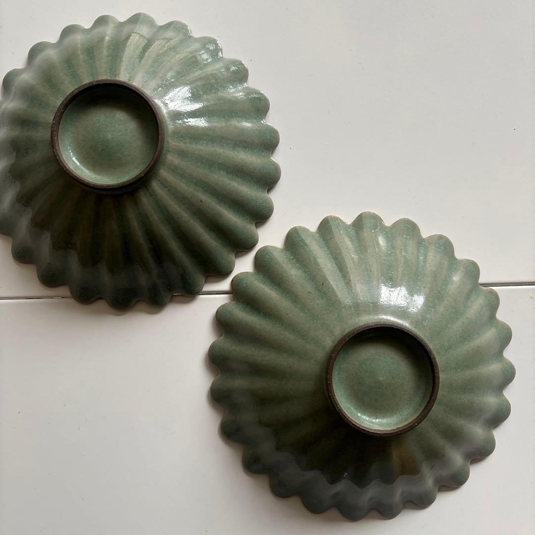 緑色 花びら型 陶器皿 2枚セット