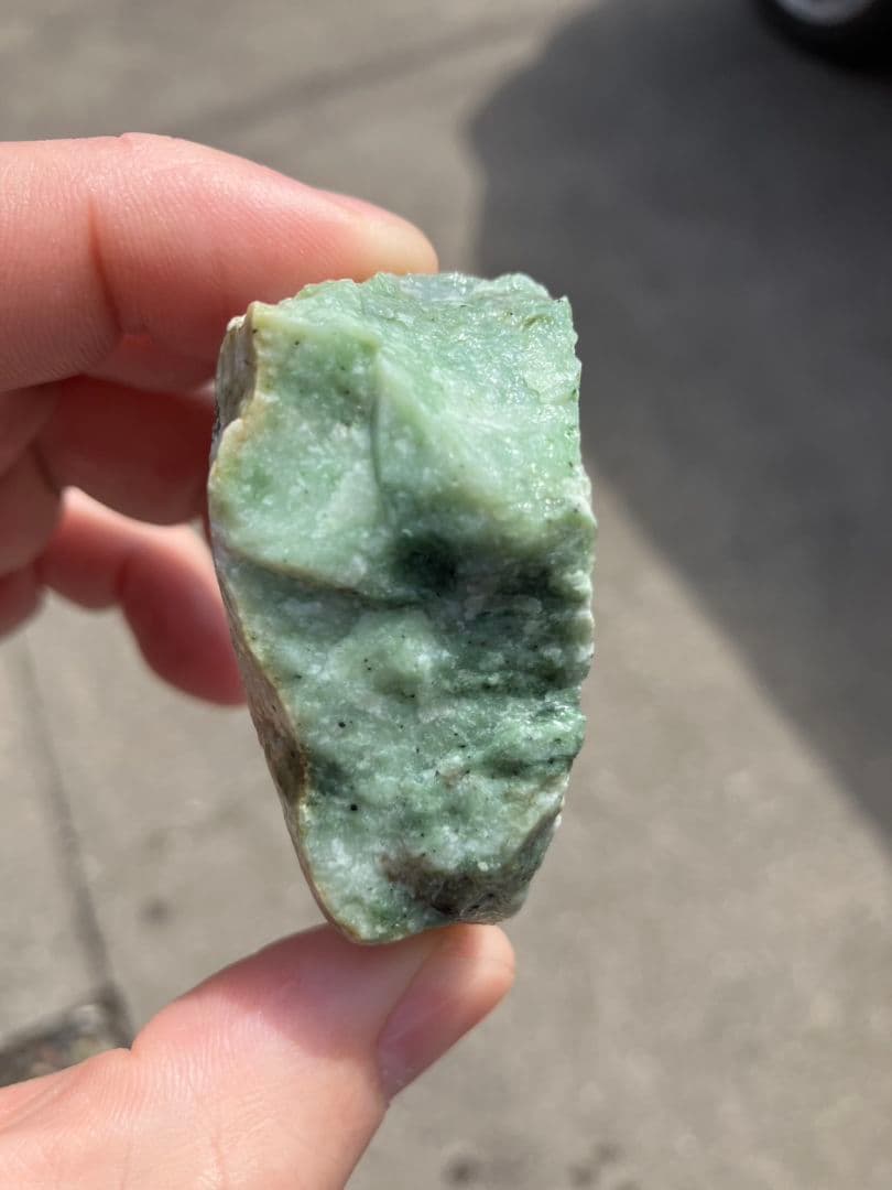 日高翡翠　原石