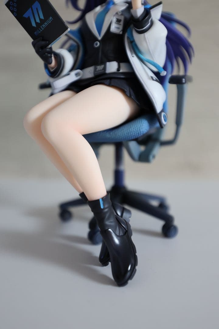 ブルアカ ユウカ~会計の日常~ 1/7完成品フィギュア - メルカリ