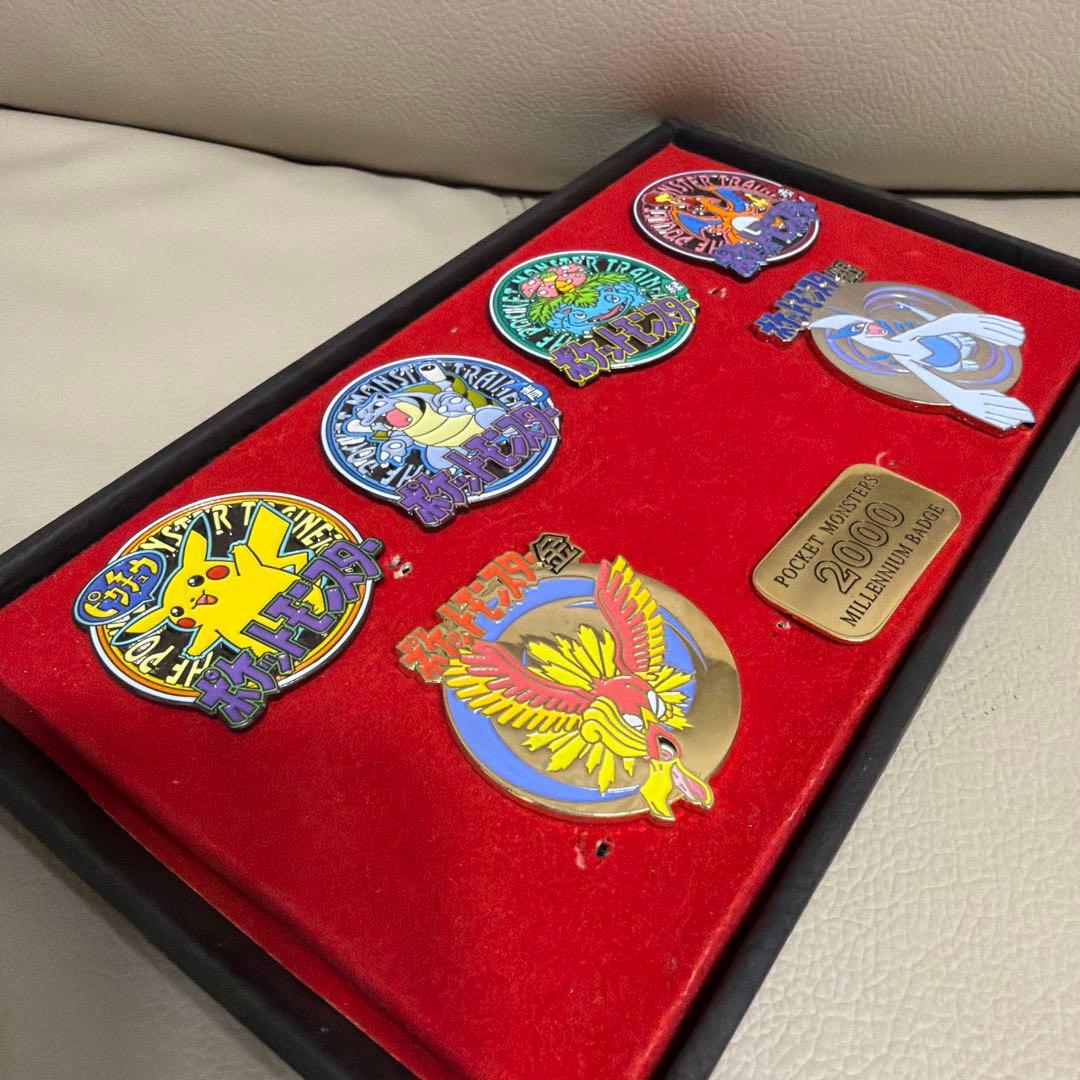 ポケットモンスター ミレニアムバッジ 2000年記念 限定 ピンバッジ
