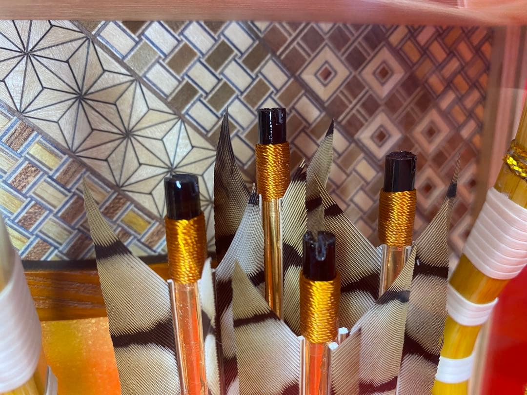 幹山作　壁掛け　破魔弓　白木アクリルケース・間口約１８×奥行約9,5×高約２６㎝