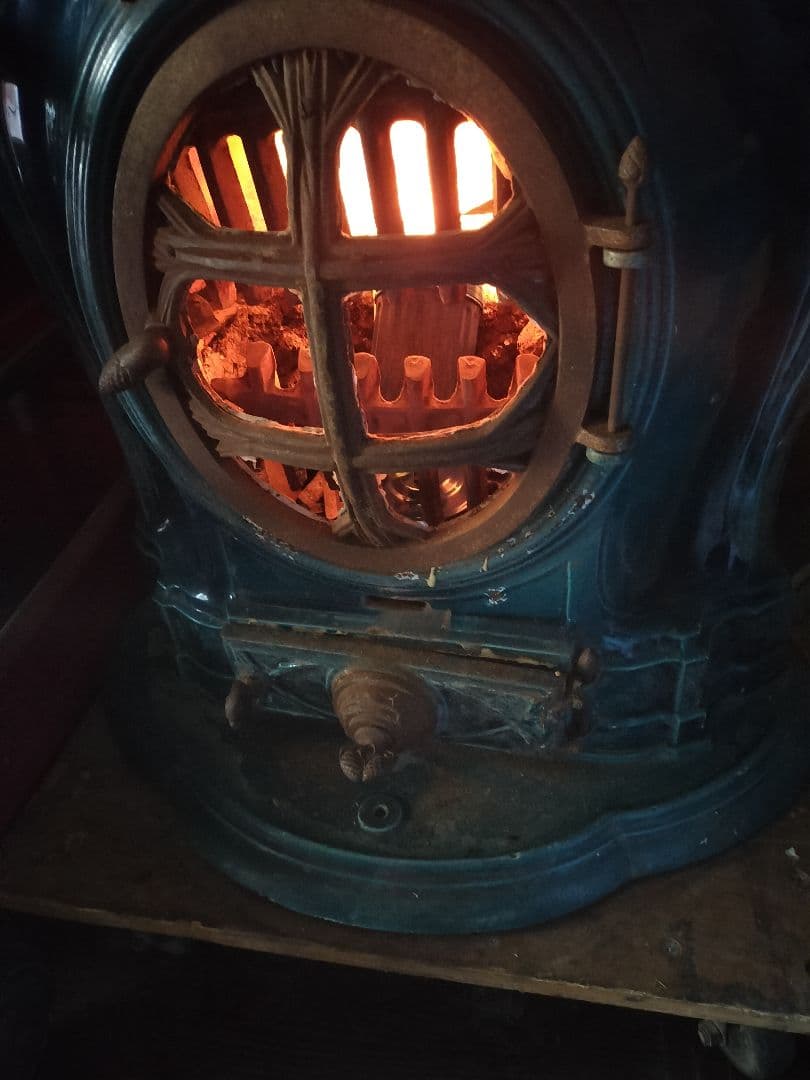 フランスアンティークストーブ　暖炉、エナメル塗装　ストーブ　アンティーク