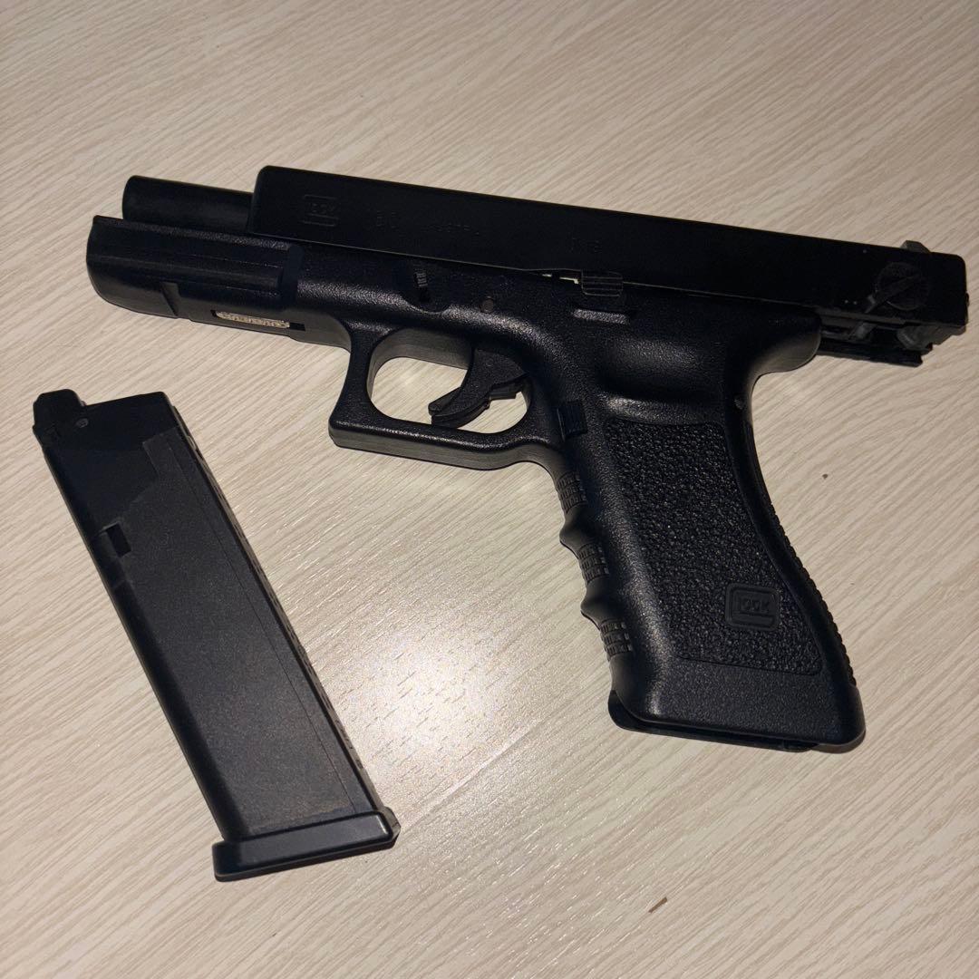 グロック18Cガスブローバック BB弾ボトル付。（BB弾） BB弾ローダー付。