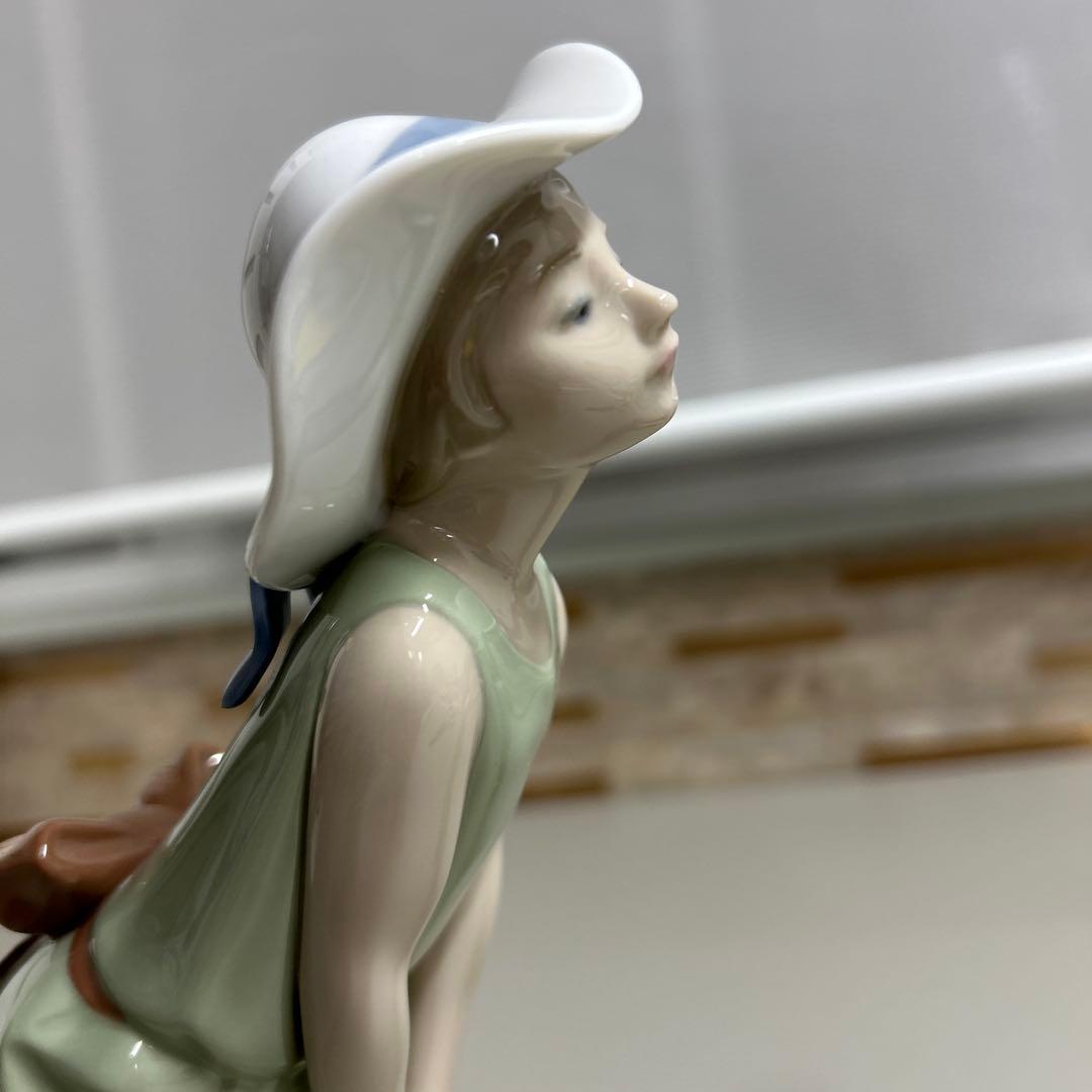 LLADRO リヤドロ 麦わら帽子をかぶった好奇心旺盛な女の子 少女