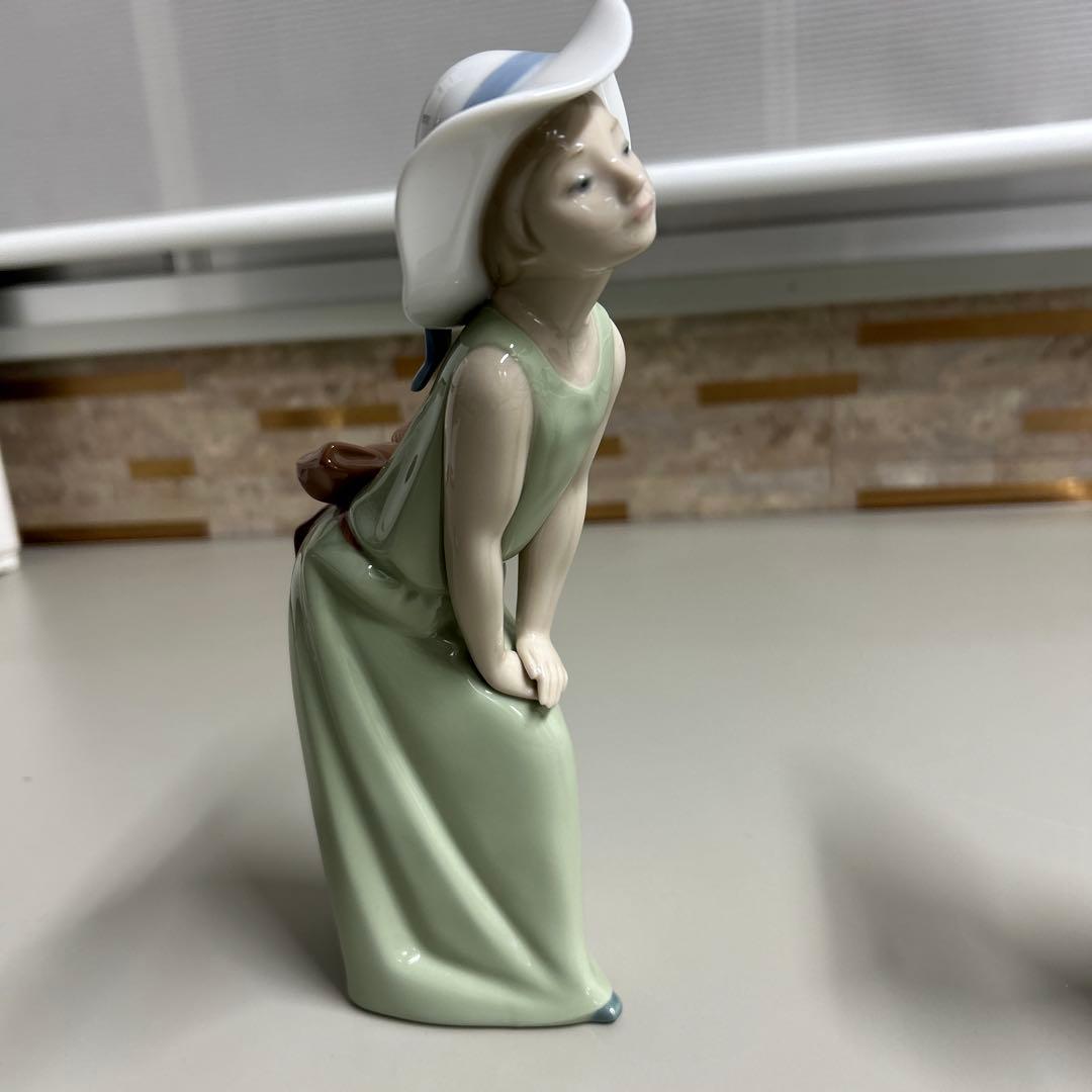 LLADRO リヤドロ 麦わら帽子をかぶった好奇心旺盛な女の子 少女