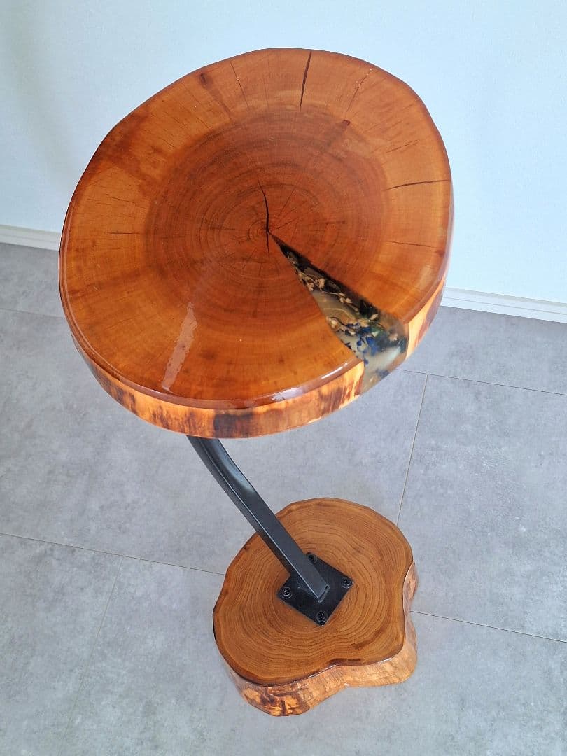 サイドテーブル　栗と山桜　ドライフラワーレジン