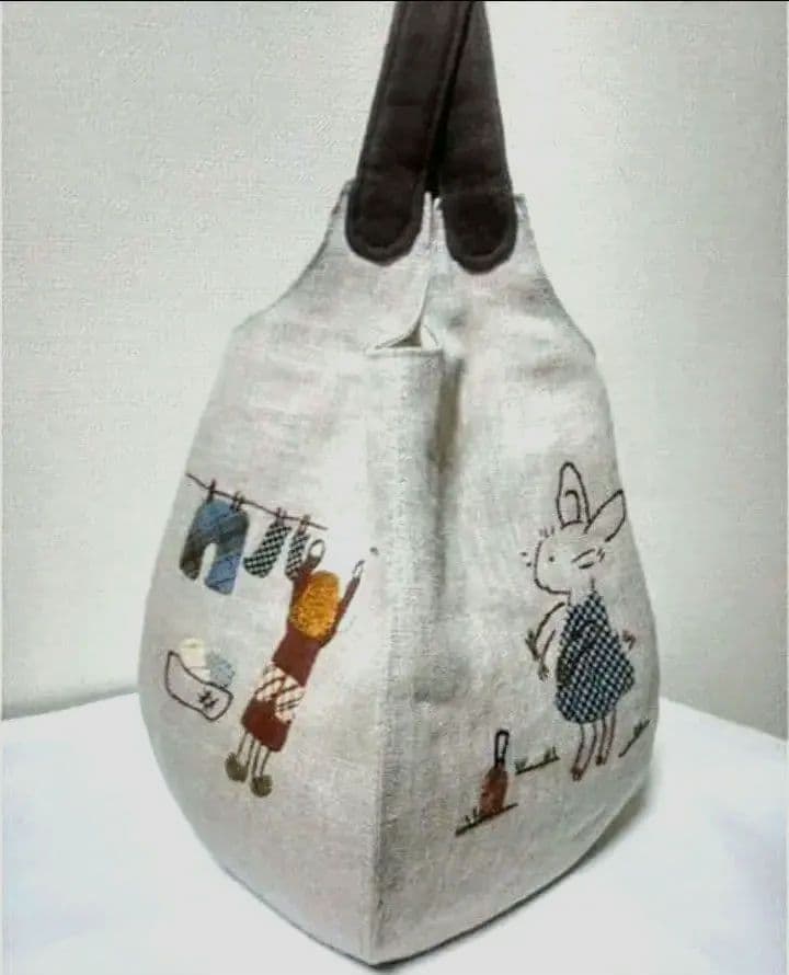 【パッチワーク・キルト】 《4枚はぎサマーバック》 残一点