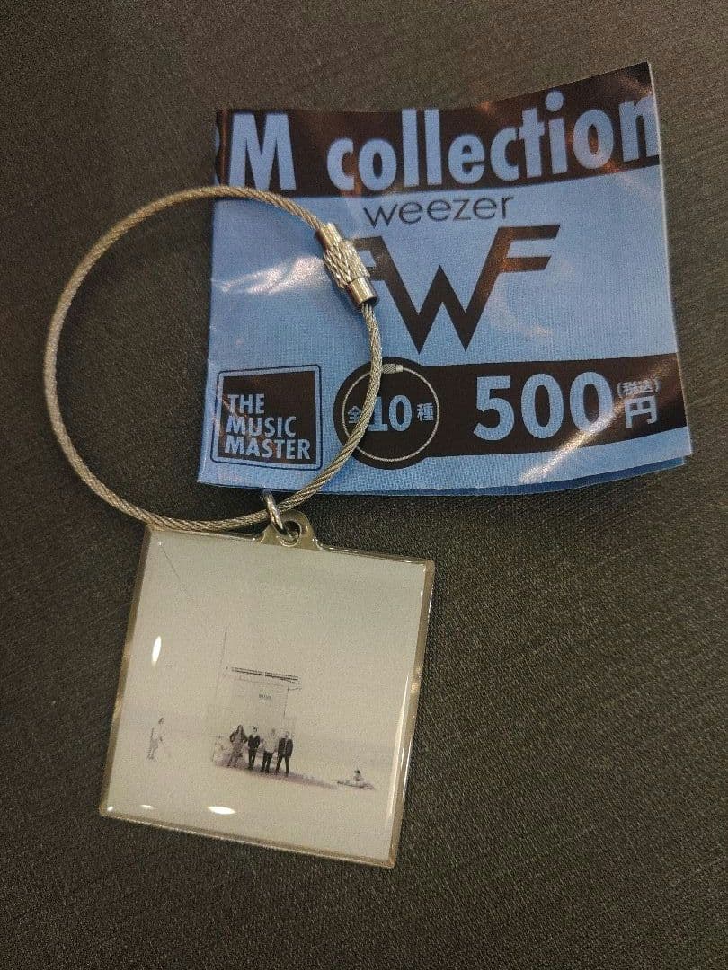 weezer ガチャ メタルチャームコレクション（White Album） - メルカリ
