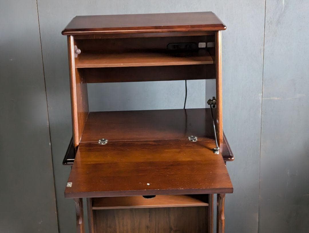 カリモク　karimoku ライティングビューロー　コンセント付 　RZ