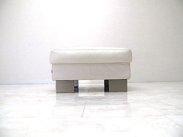 ボーコンセプト 「I.D.V 」 本革張りオットマン　本革スツール