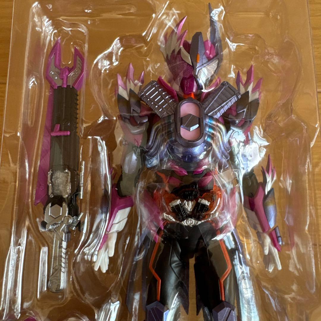 仮面ライダーガッチャード ヴァルバラド フィギュアーツ Figuarts