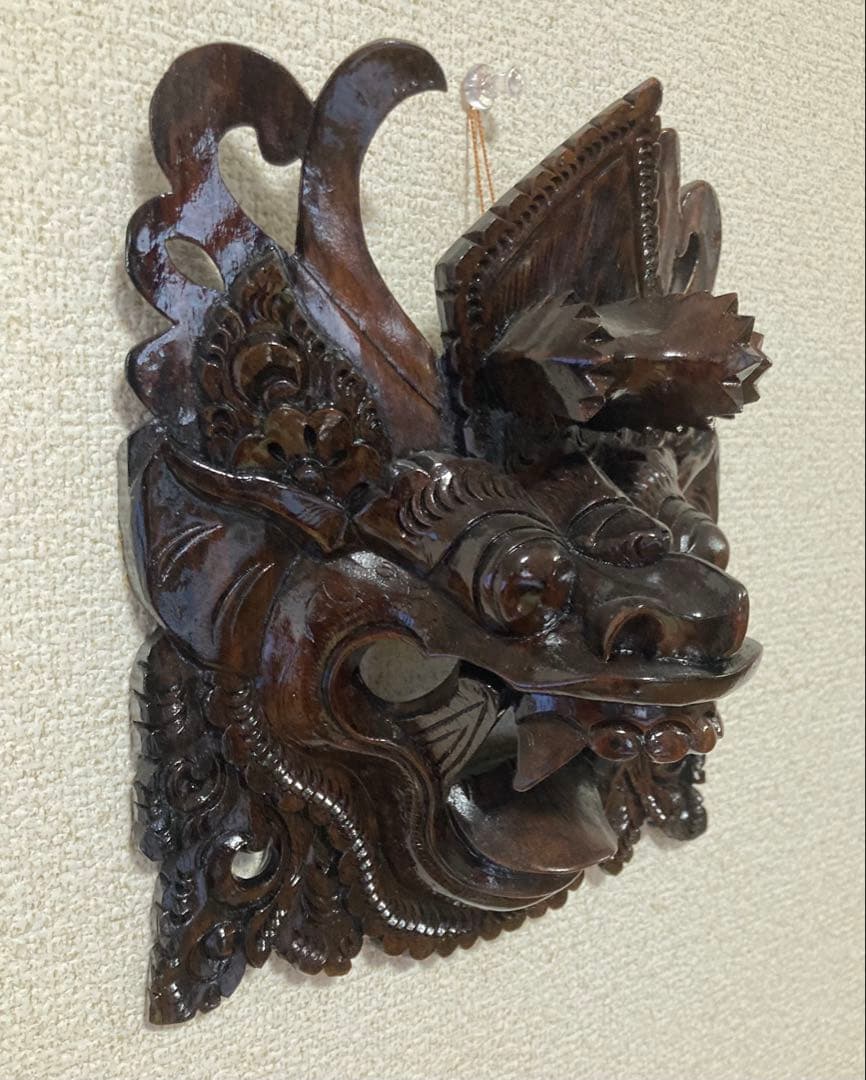 バリの神様 バロン 壁掛け　置物 重厚な木彫り