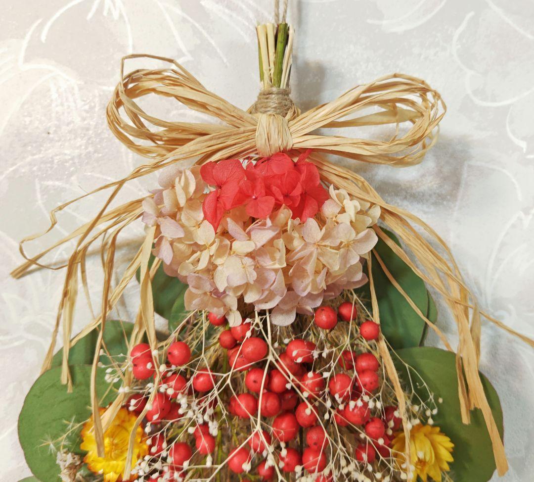 ススキと南天の実、ユーカリの スワッグ ドライフラワー　クリスマス　お正月