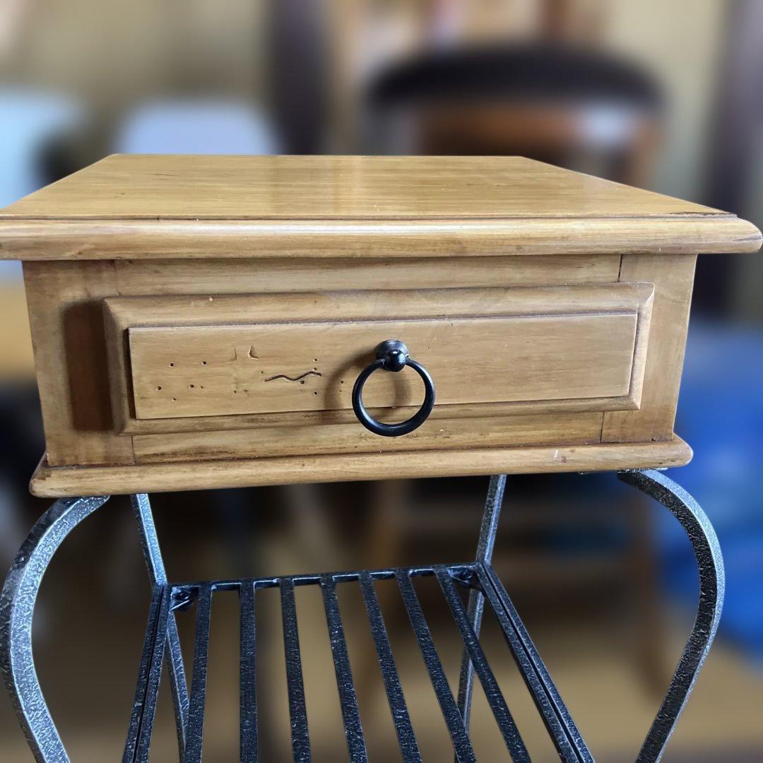 アンティークサイドテーブル