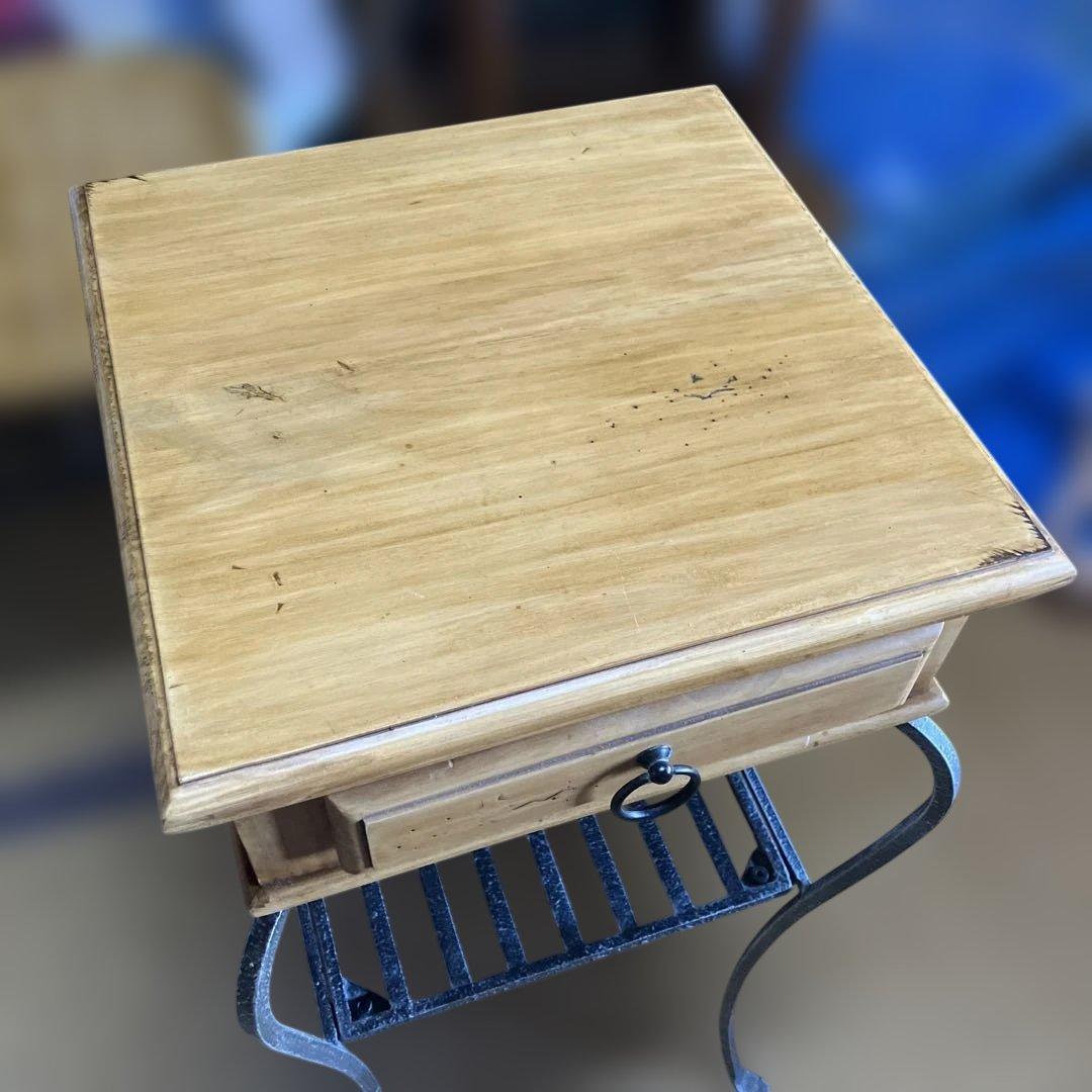 アンティークサイドテーブル