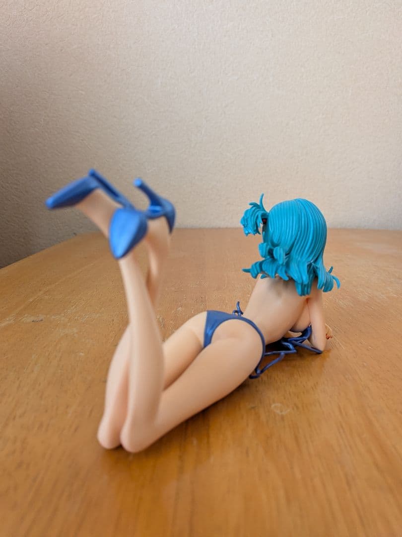 ドラゴンボールブルマ フィギュア （水着 ブルーver）