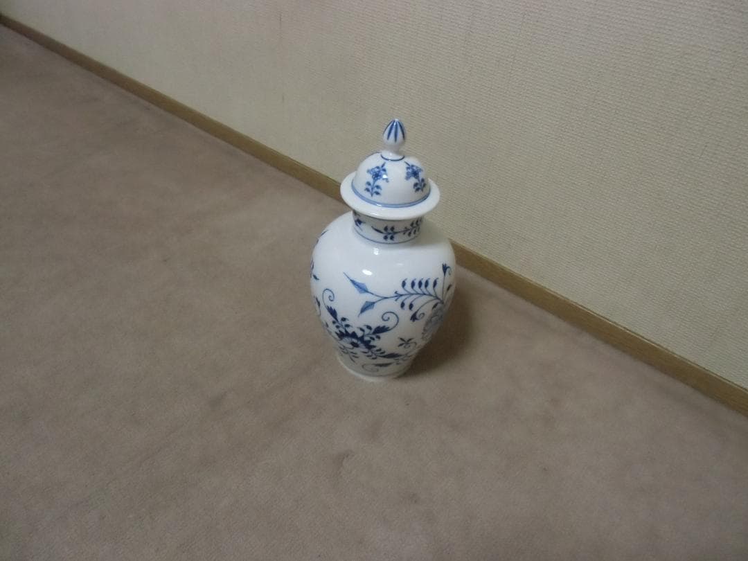 マイセン ブルーオニオン　壺一個