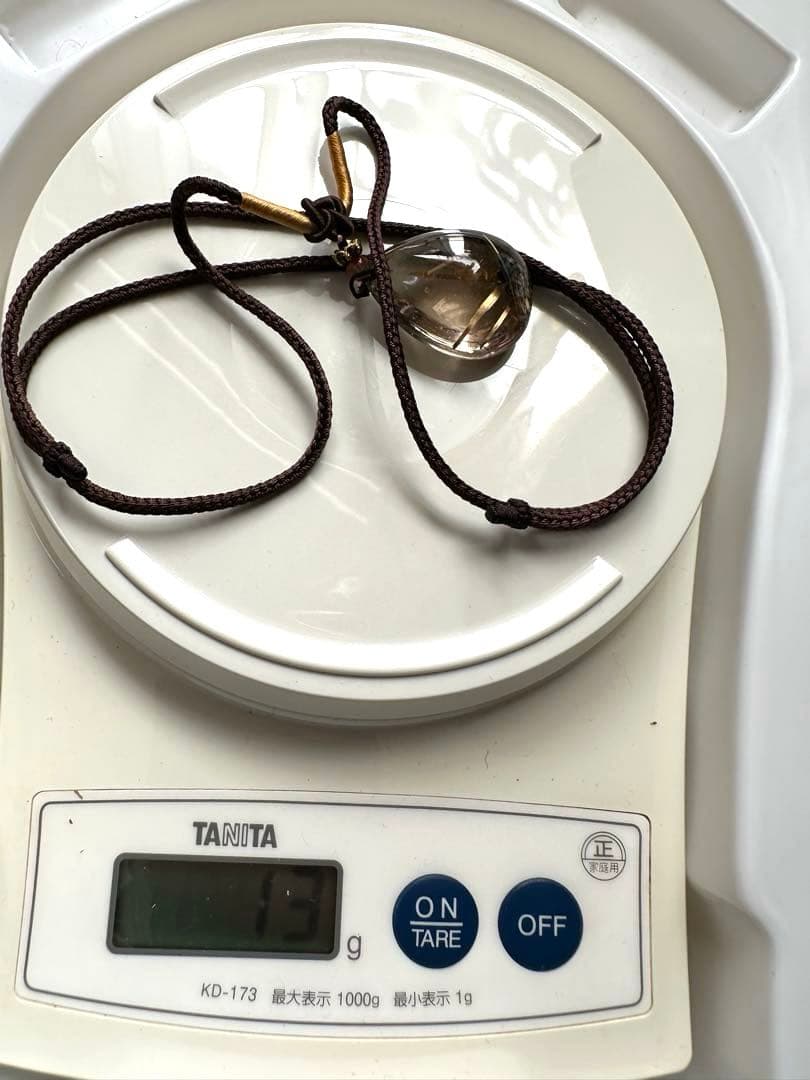 ルチルクォーツの雫型ペンダント