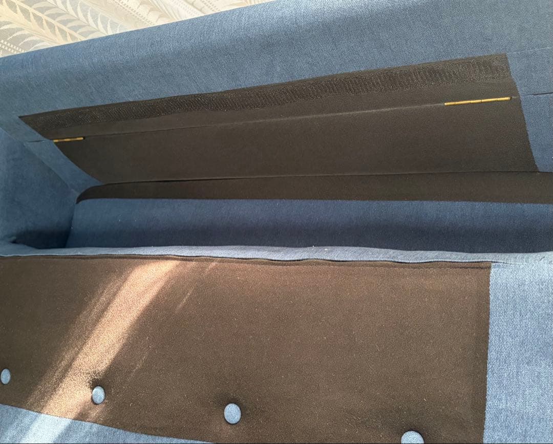 ニトリ2人掛けソファ(ネイビー)