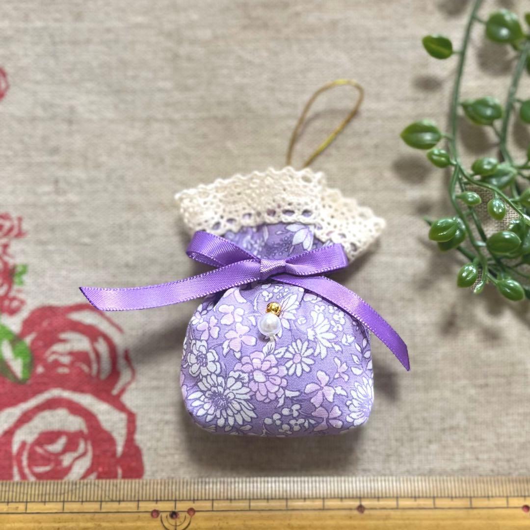 No.2304-29 ミニストラップサシェ 香り袋 春の小花柄＊パール⑥