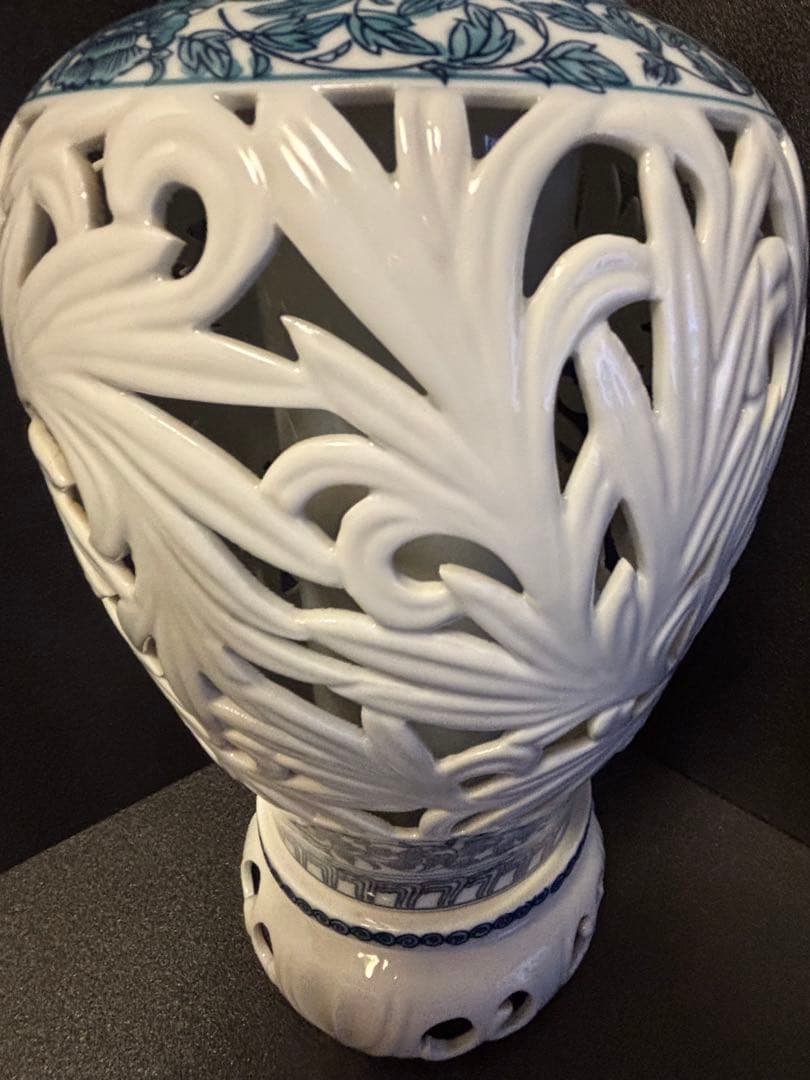 33cm 美濃焼 龍峰窯 染付更紗 透かし　花瓶　飾り壺