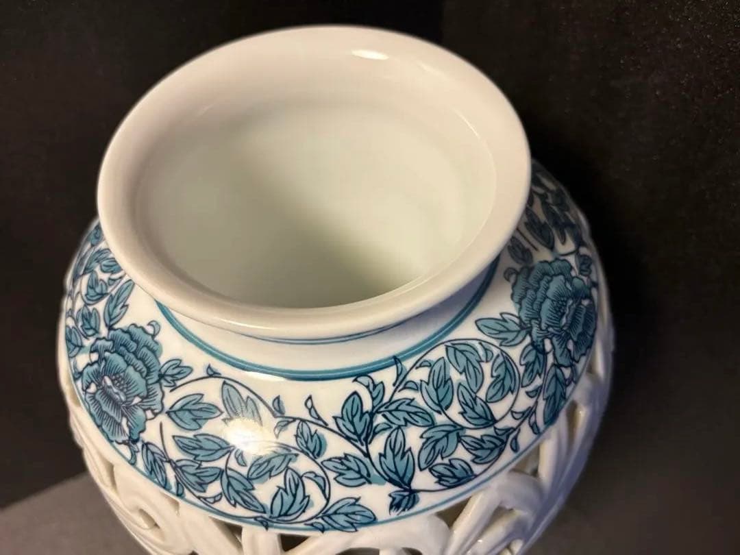 33cm 美濃焼 龍峰窯 染付更紗 透かし　花瓶　飾り壺