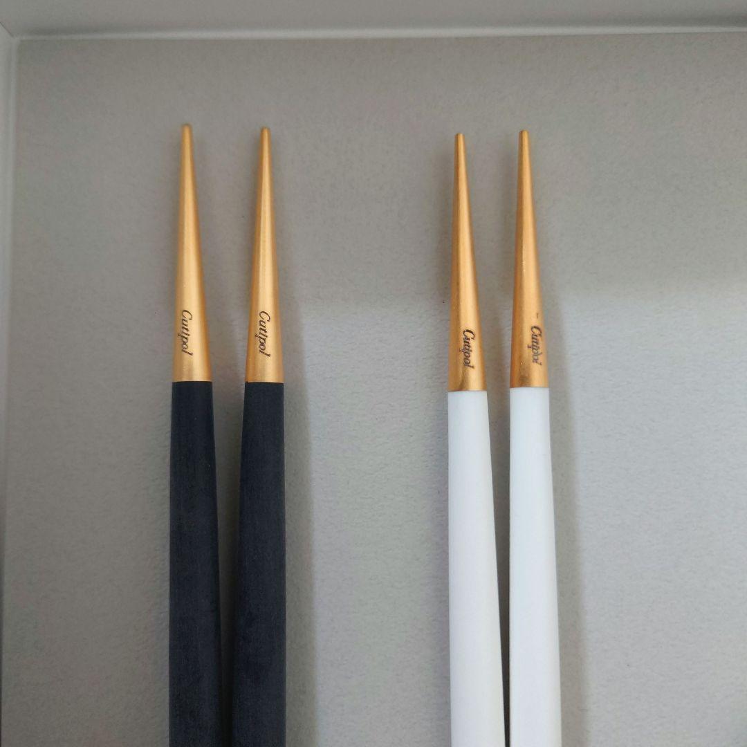 Cutipol ペア 箸 箸置き ブラック ホワイト ゴールド夫婦箸