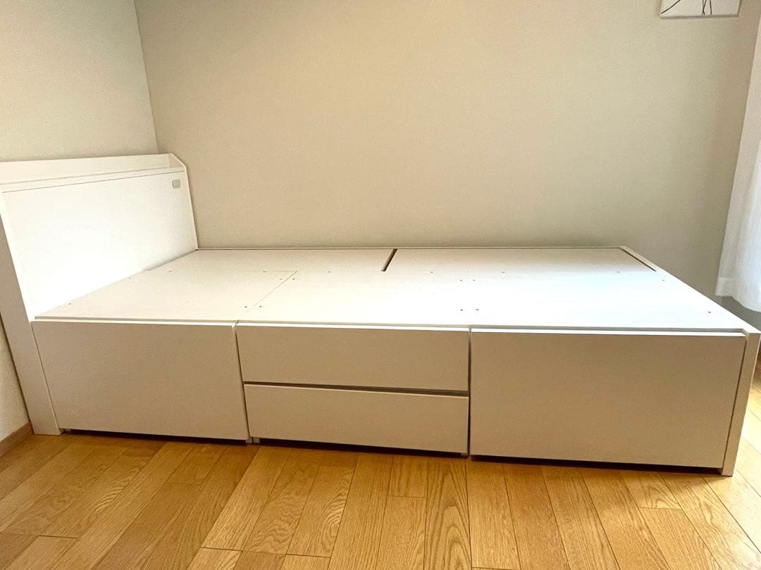 ニトリシングルベッドフレーム 引き出し収納付きホワイト