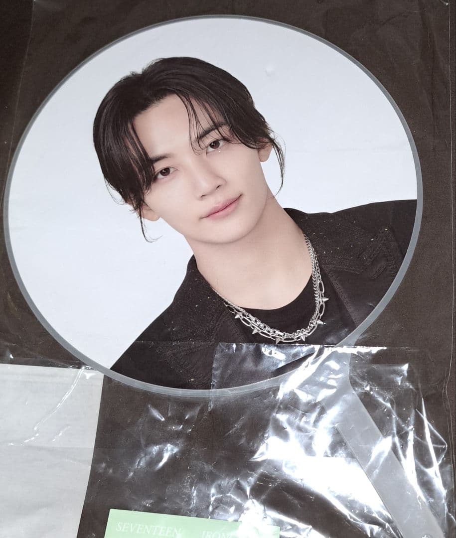 SEVENTEEN FOLLOW TO JAPAN ジョンハン うちわ - メルカリ