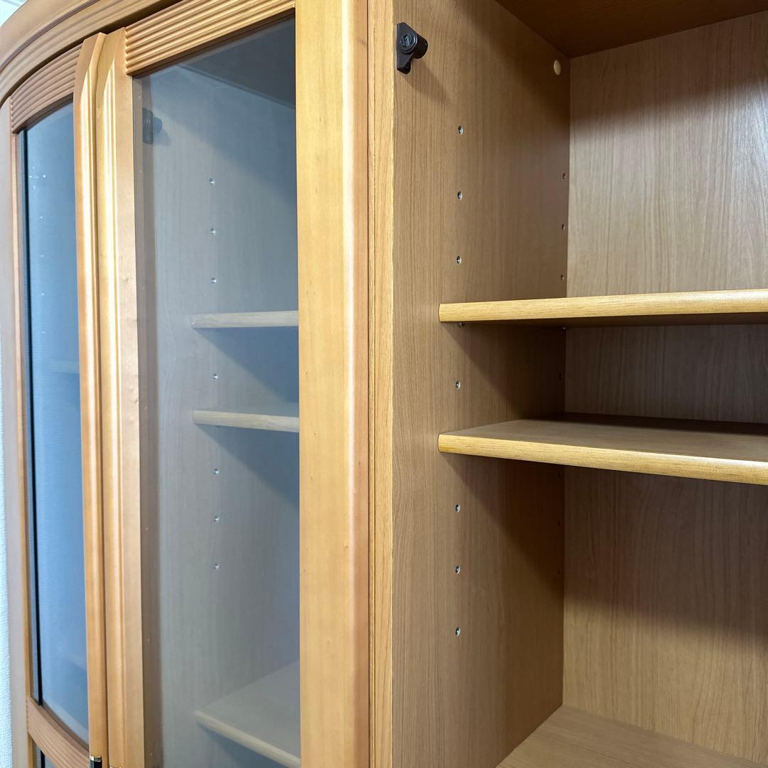 ガラス扉付きコーナー収納棚