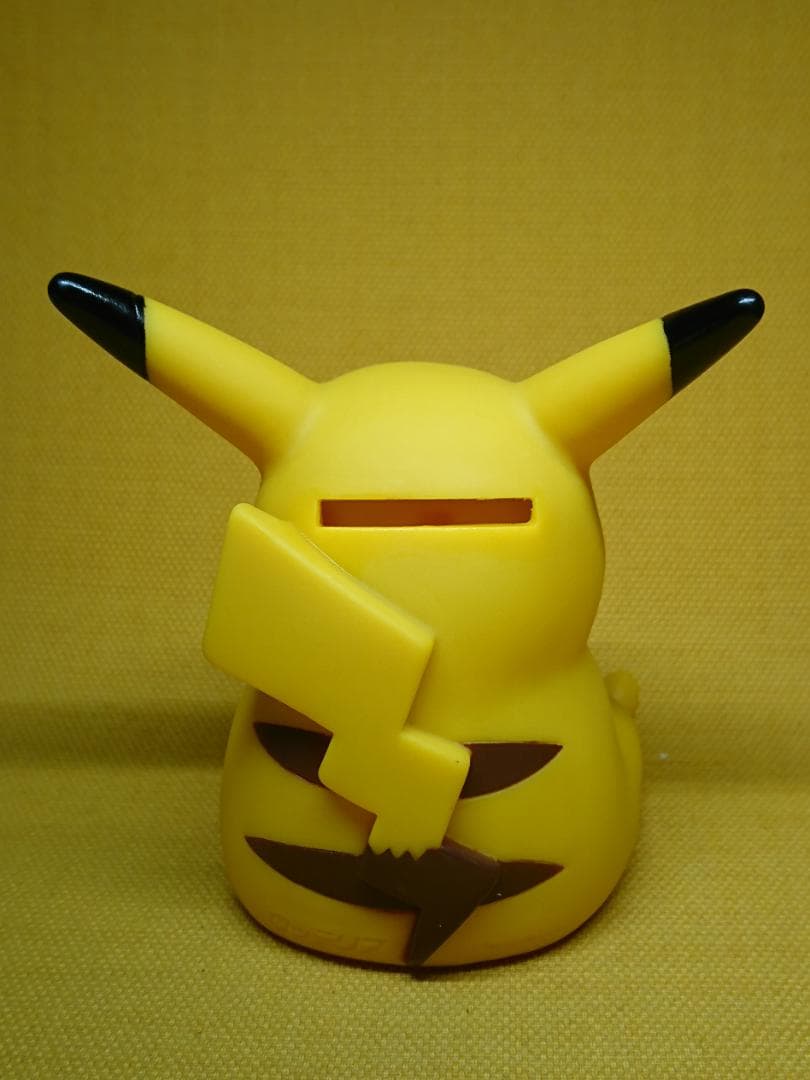 ポケモン　ピカチュウ　オブジェ　置物　インテリア　工芸品　美術品　A1190