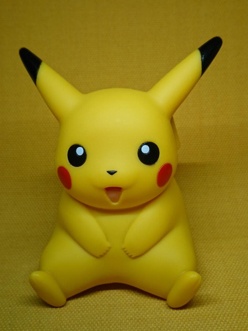 ポケモン　ピカチュウ　オブジェ　置物　インテリア　工芸品　美術品　A1190