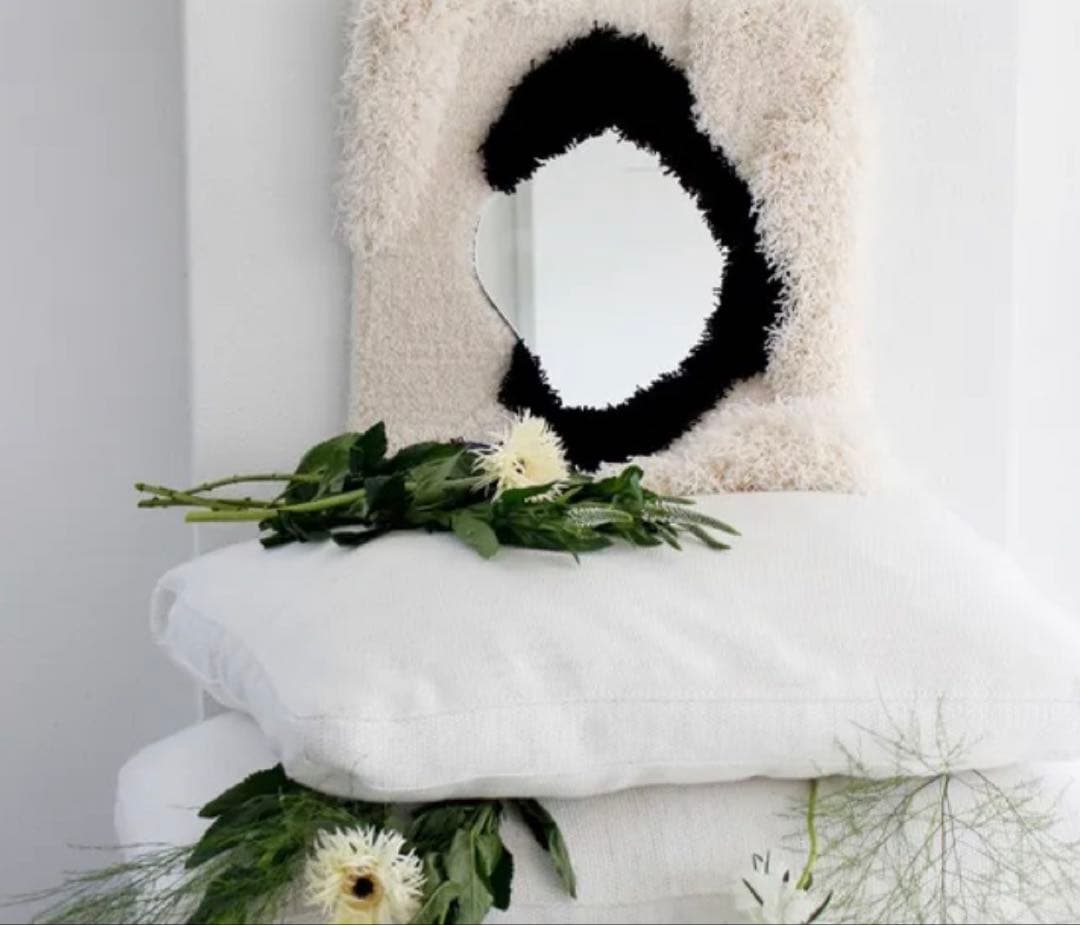 ファブリックフレーム 壁掛け鏡　タフティング