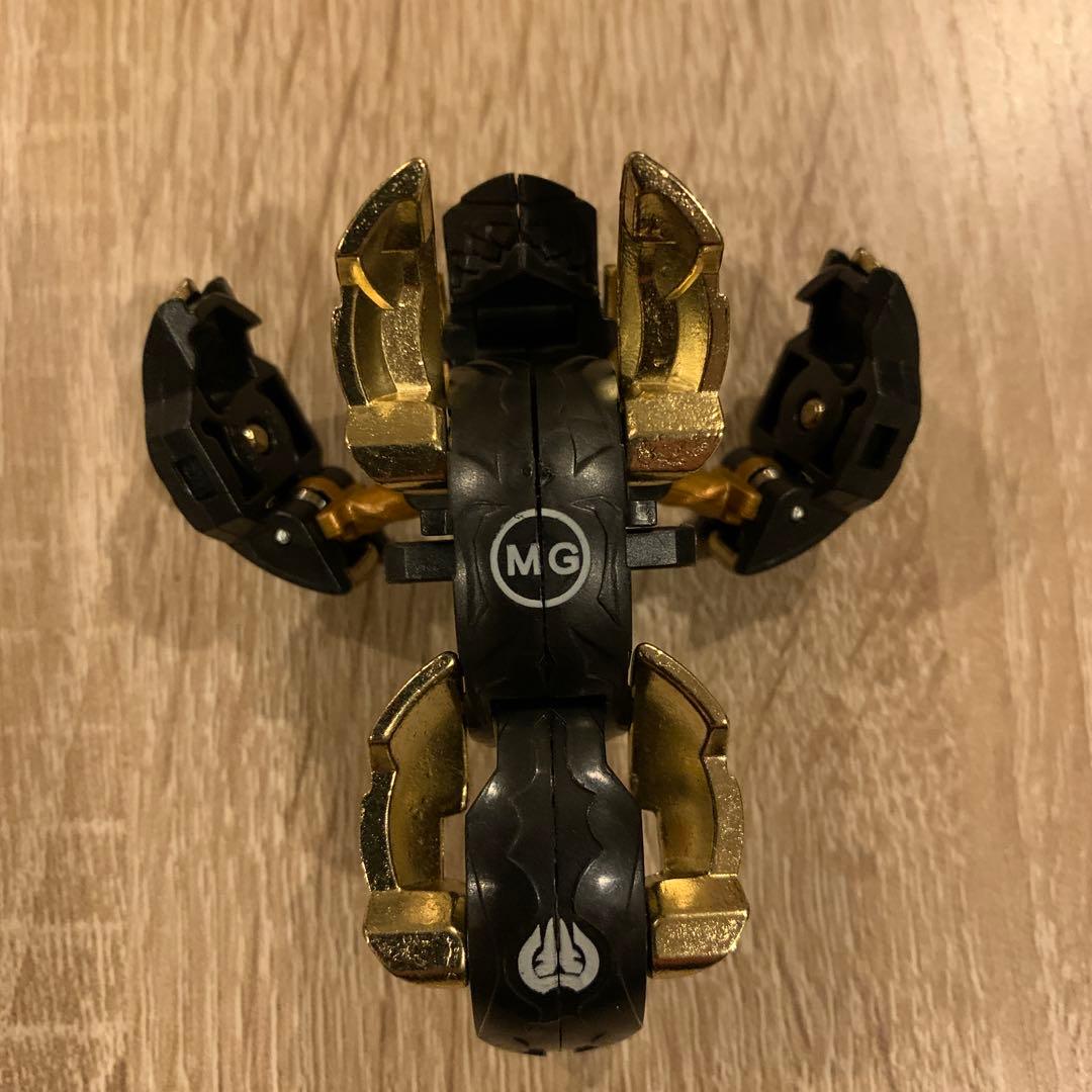 爆丸　覇タヴァネル　ゲートカード（シルバー）１枚 部品6個つき