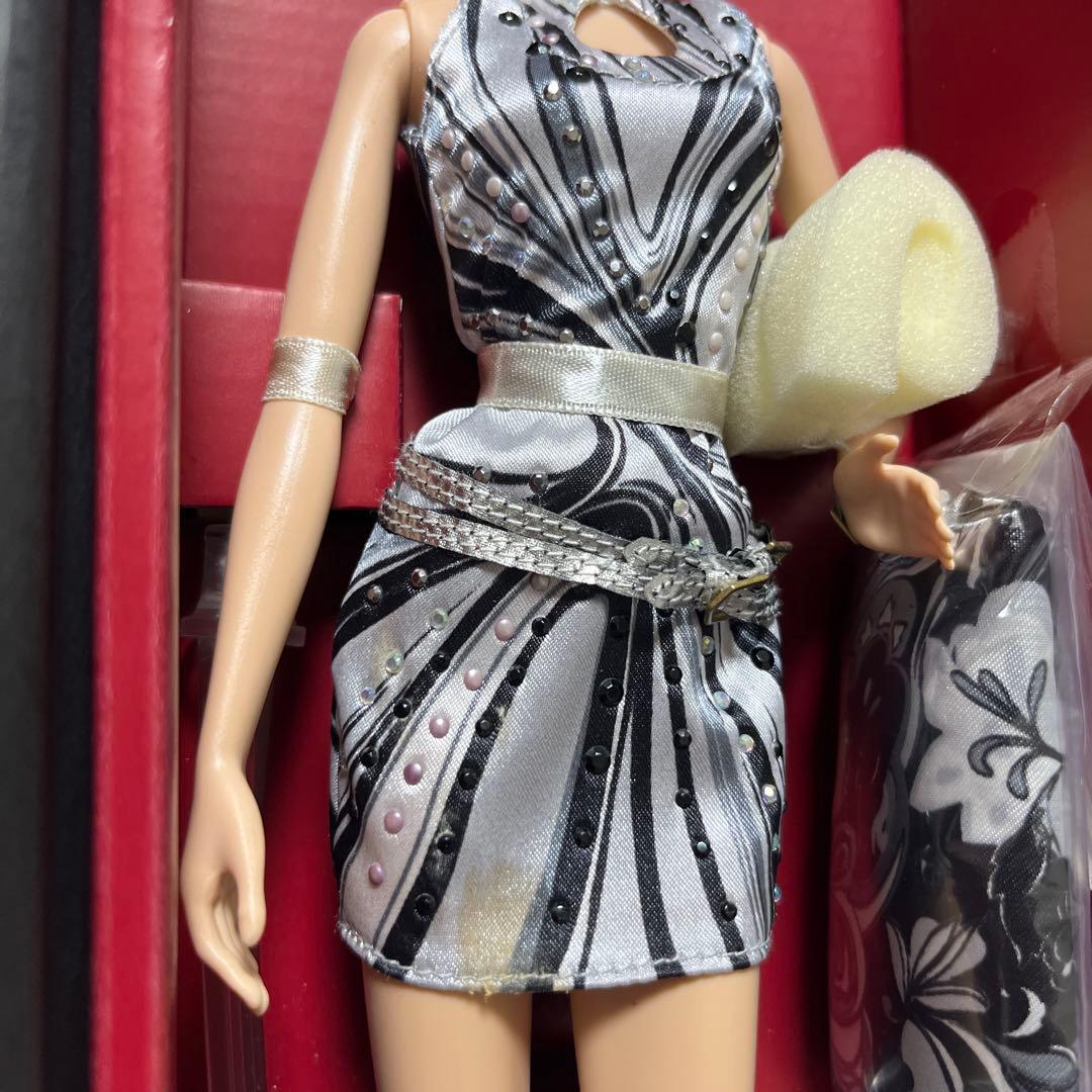 超レア未使用非売保管品 Barbie 安室奈美恵 ヴィダルサスーン 限定300体