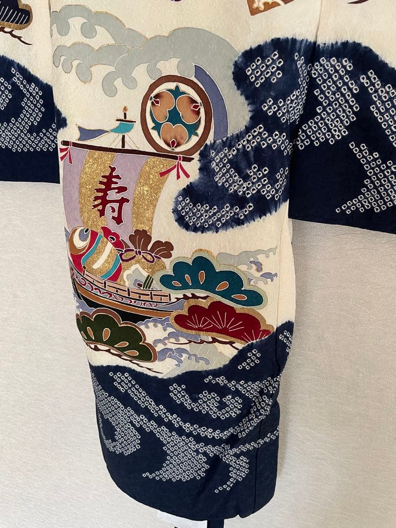 美品　絹　男の子　七五三用 お宮参り　結婚式　紺色の宝船と波模様と兜の刺繍　着物