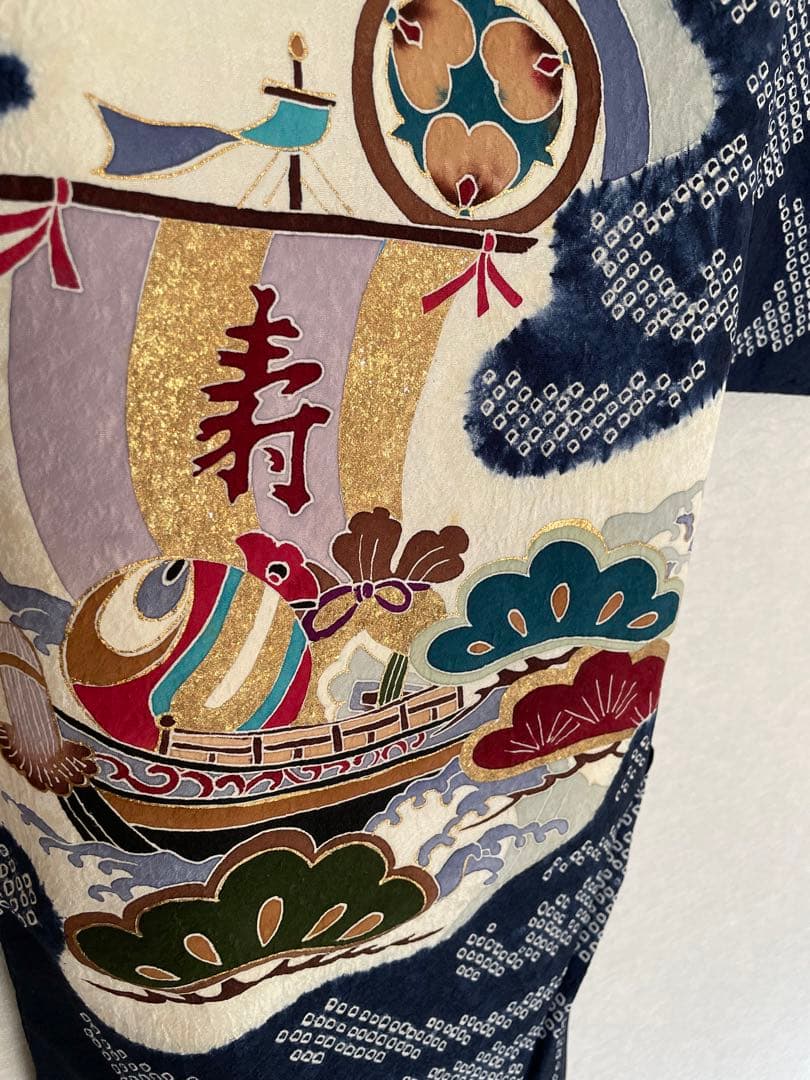 美品　絹　男の子　七五三用 お宮参り　結婚式　紺色の宝船と波模様と兜の刺繍　着物