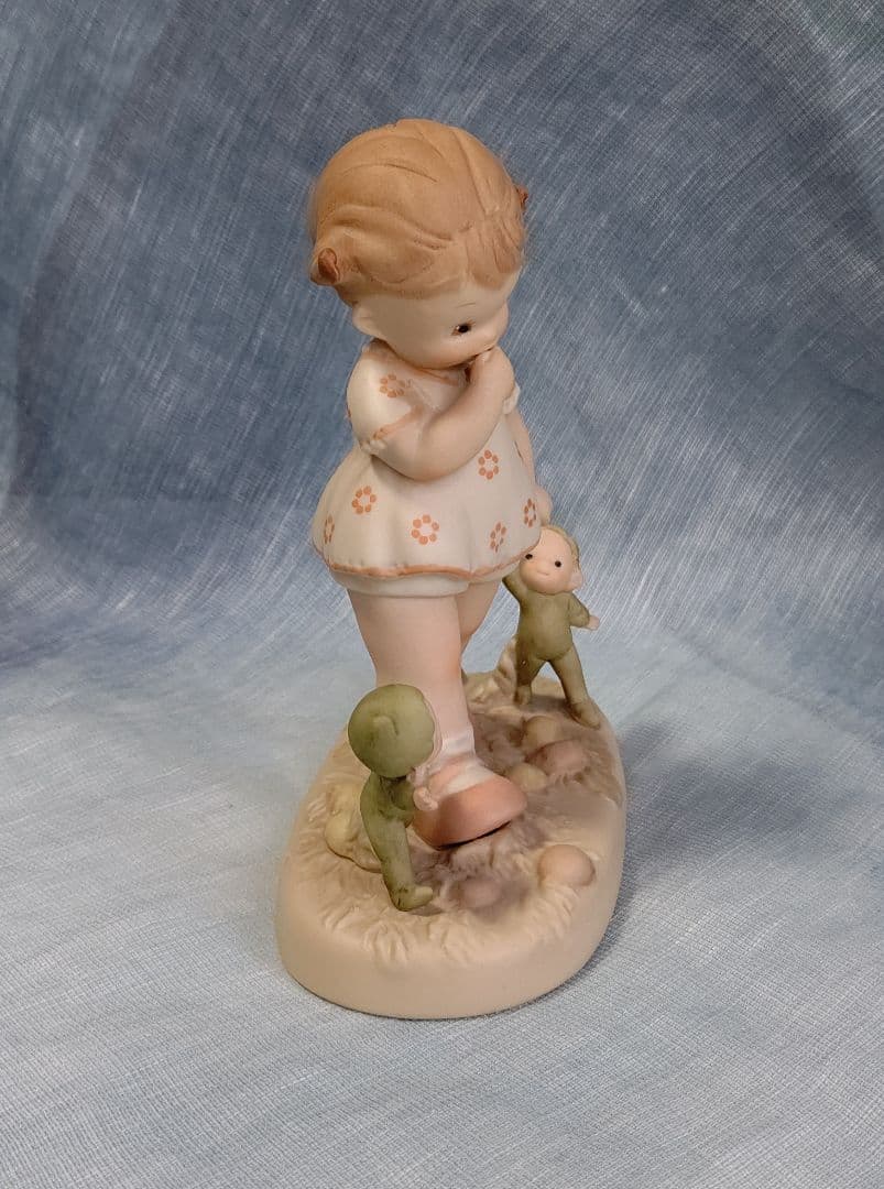 マーベル ルーシー アトウェル \" 妖精の国行きの最終電車に急いで \" 陶器人形