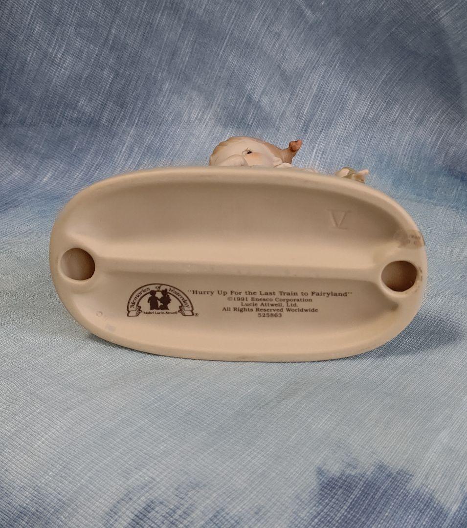 マーベル ルーシー アトウェル \" 妖精の国行きの最終電車に急いで \" 陶器人形