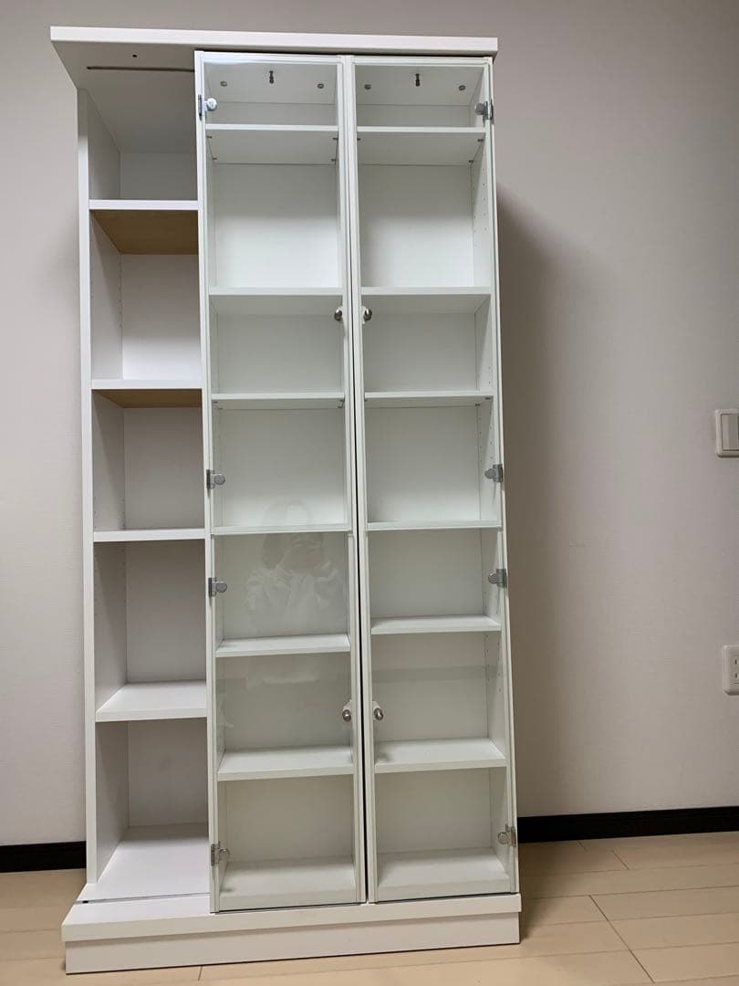 ホワイトガラス扉付き本棚