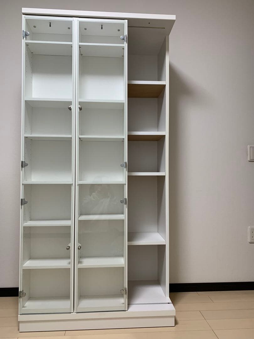 ホワイトガラス扉付き本棚