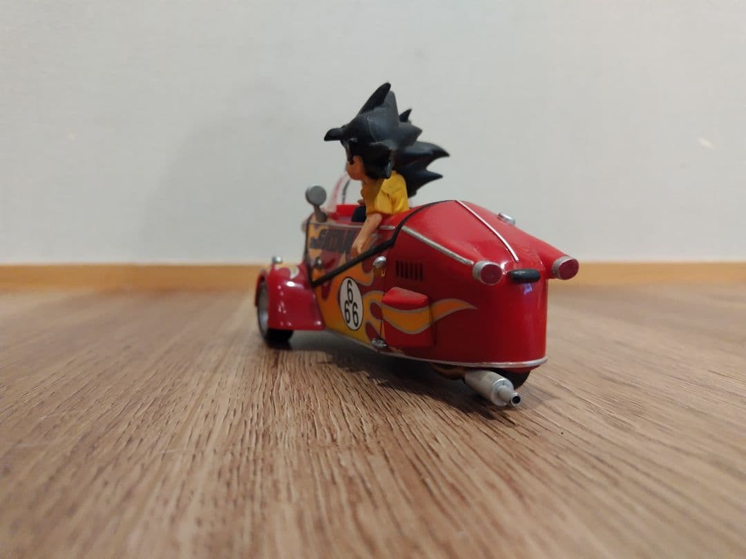 ドラゴンボールZ フィギュア＆カー 孫悟空＆孫悟天 - メルカリ