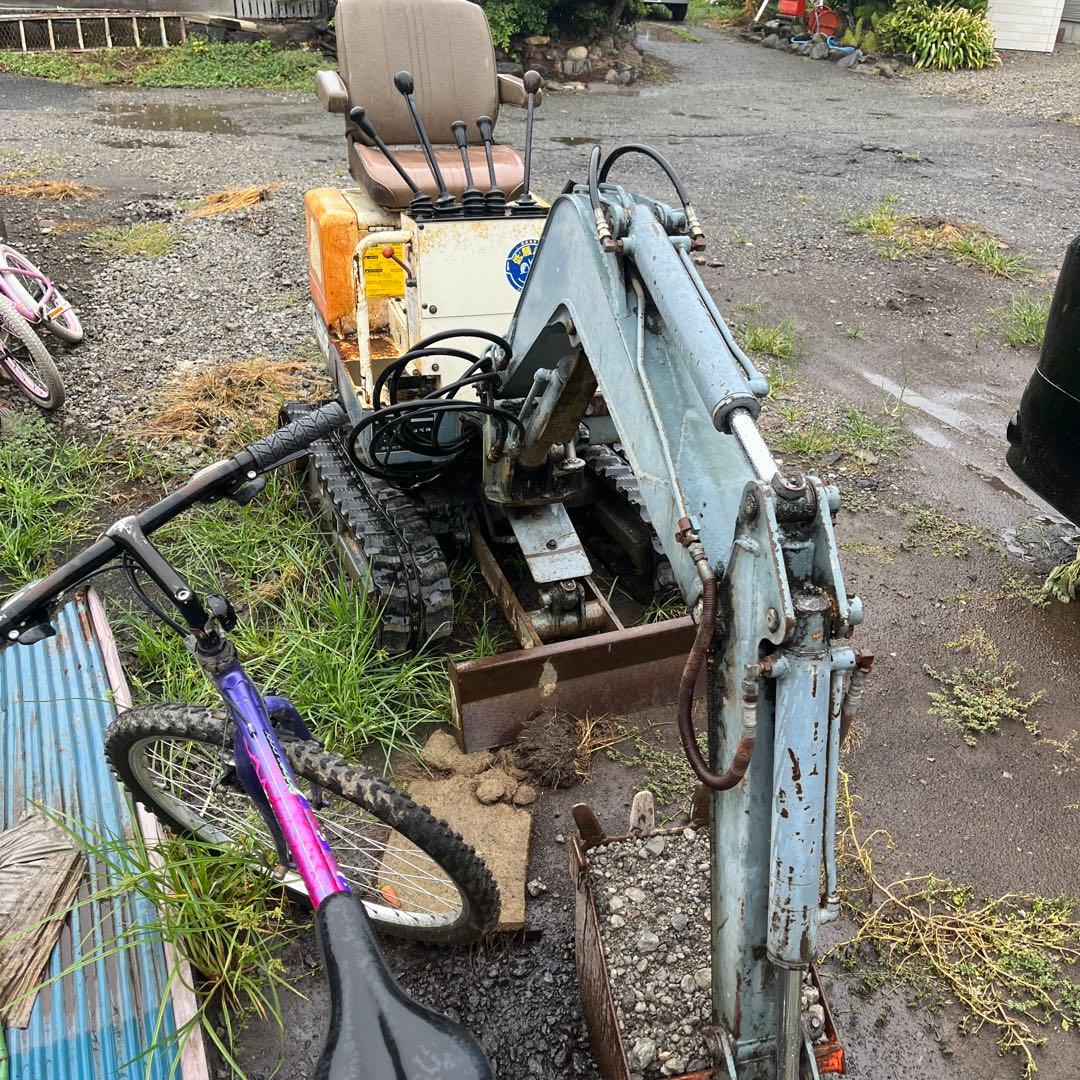 小型バックホー ホワイト/オレンジ