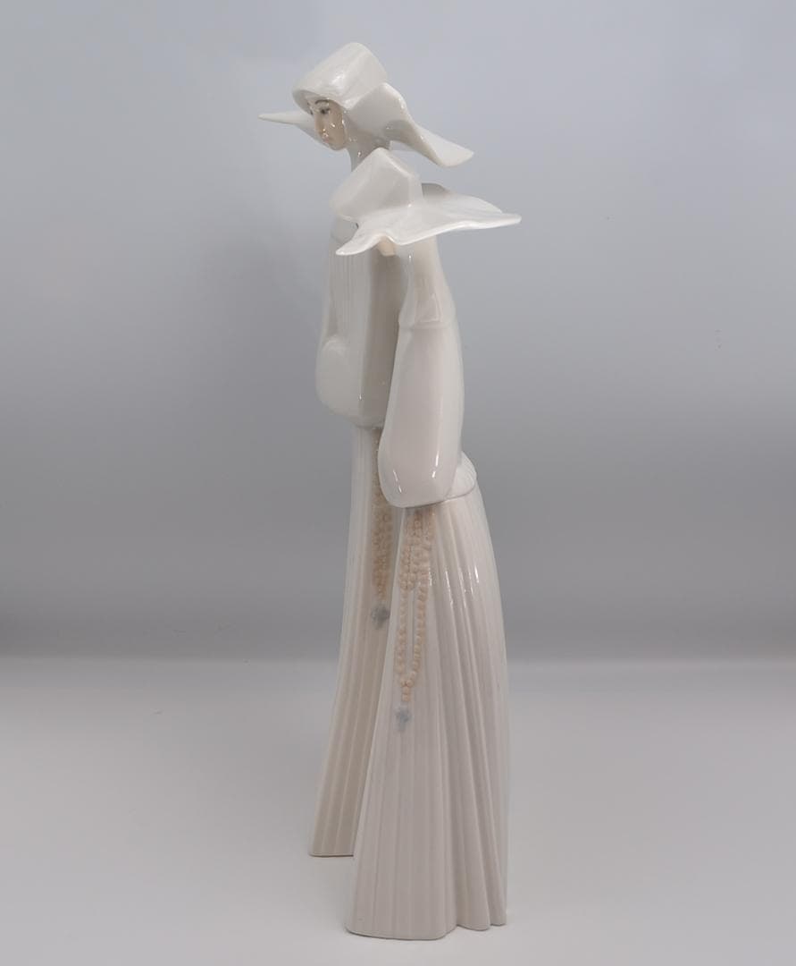 二人の尼僧　＃4611　★リヤドロ　スペイン　ポーセリン　絶版　ご成約済み