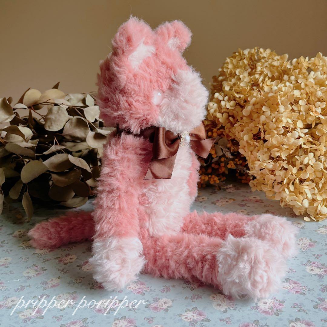 硝子の瞳をもつ　ももいろ猫のあみぐるみ　ぬいぐるみ　ねこ　アートドール